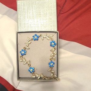 Blue flower bracelet
